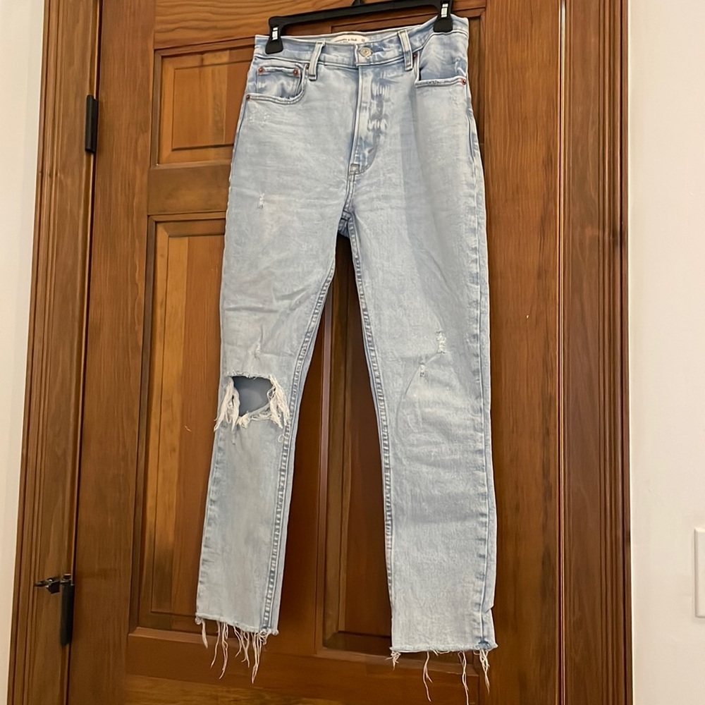 Light  wash, high rise- the skinny Abercrombie and Fitch Jeans, size 25 Short